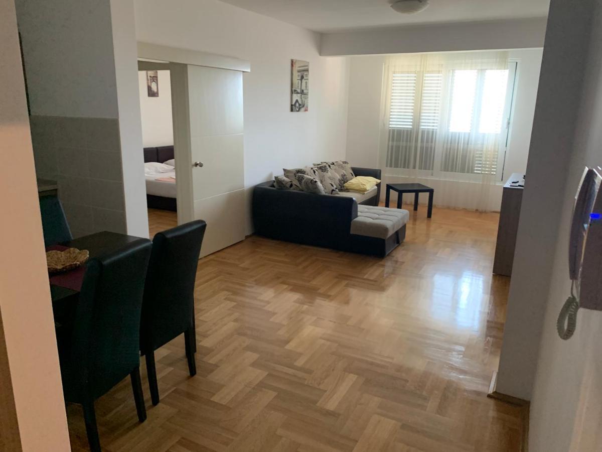 Dunja Appartement *