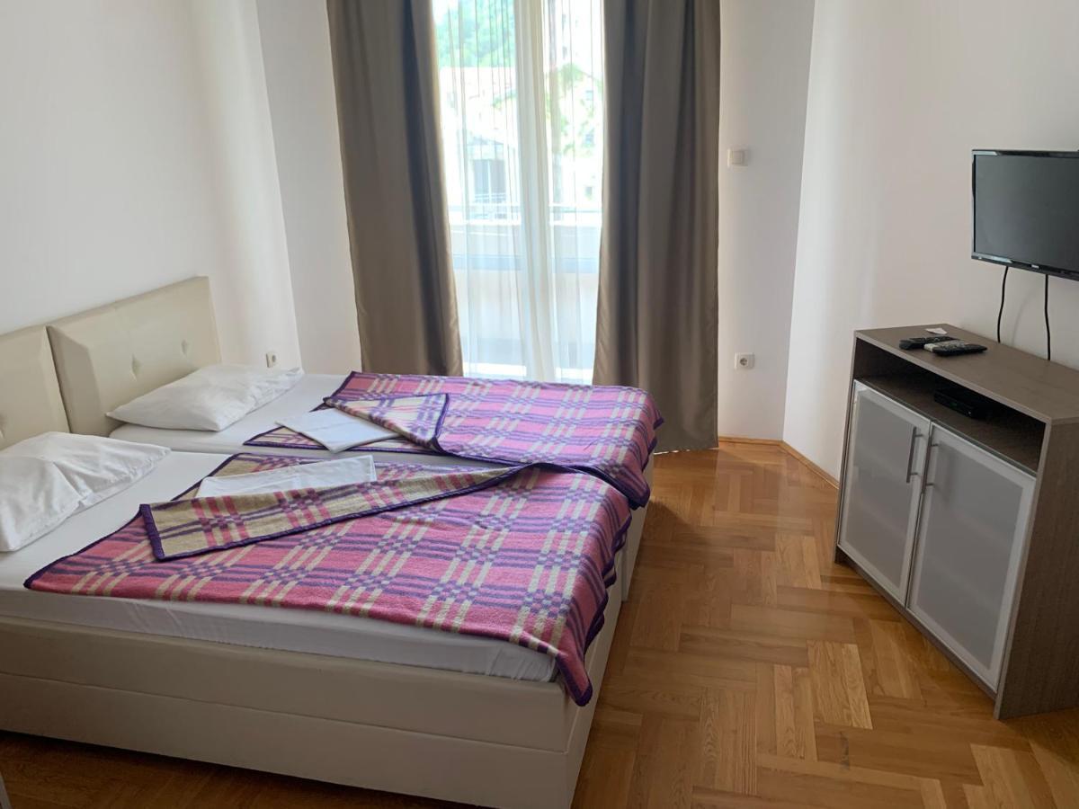 Dunja Appartement *